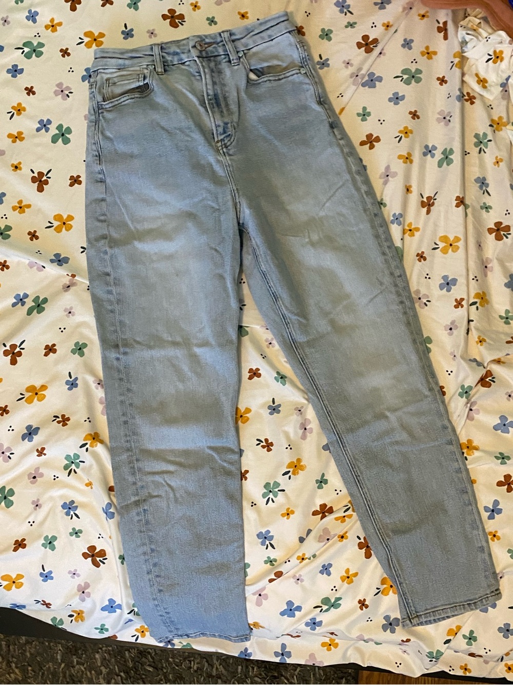 American Eagle light wash stretch curvy mom jeans
